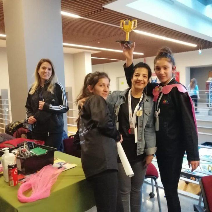 Uludereli öğrenciler kolej öğrencilerini geride bıraktı G4