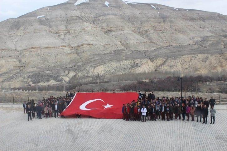 Öğrencilerden Mehmetçiğe tam destek G4