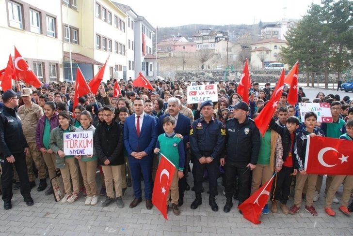 Öğrencilerden Mehmetçiğe tam destek G5