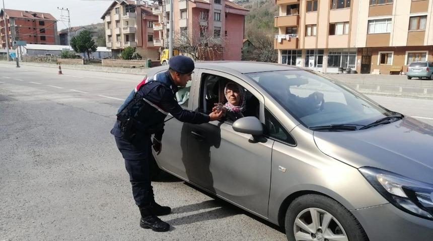 Jandarmadan 8 Mart’ta anlamlı hediye