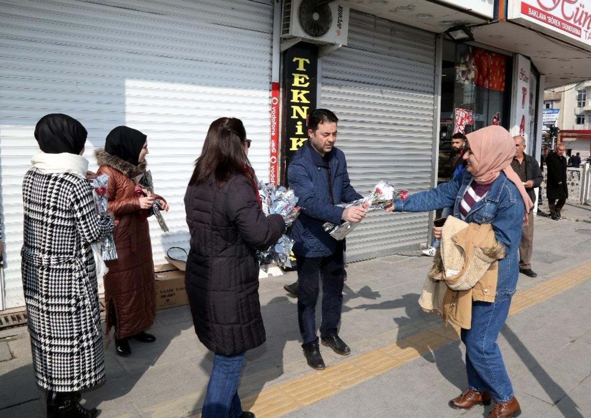 Van B&uuml;y&uuml;kşehir Belediyesi kadınları unutmadı