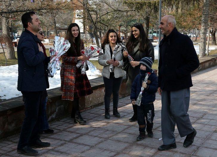 Van Büyükşehir Belediyesi kadınları unutmadı G5