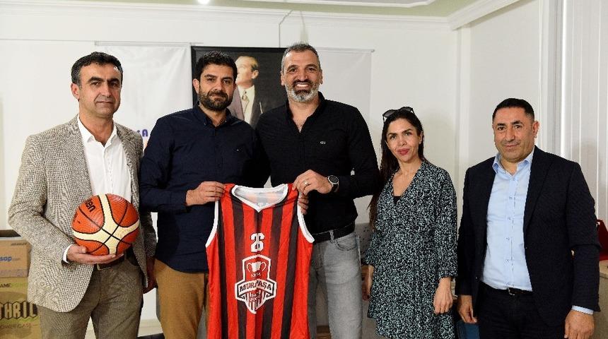 Muratpaşa Basketbol Takımı Erdem Türetken’le anlaştı