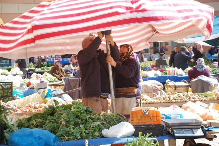 Keşan pazarının emekçi kadınları pazar yerinde kadın olmayı anlattı G3