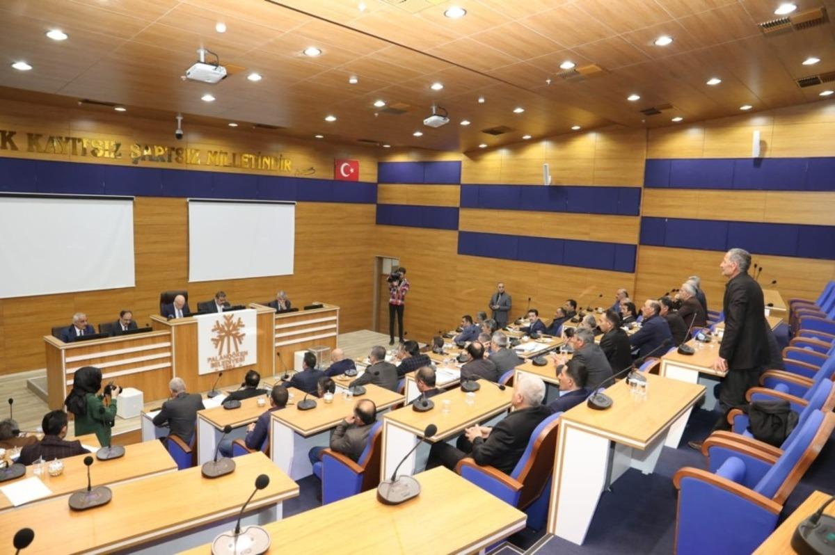 Paland&ouml;ken&rsquo;de muhtarlarla &lsquo;b&uuml;y&uuml;k&rsquo; buluşma