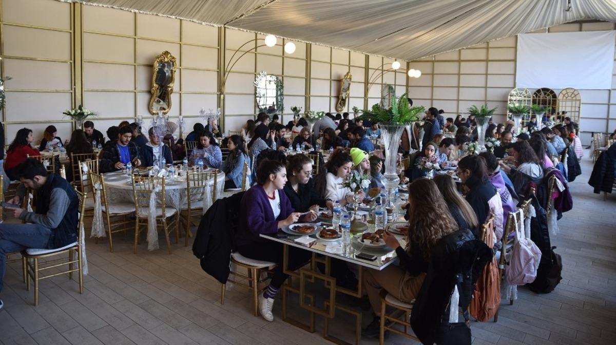 Başkan Ata&ccedil; gen&ccedil;ler ile bir araya geldi