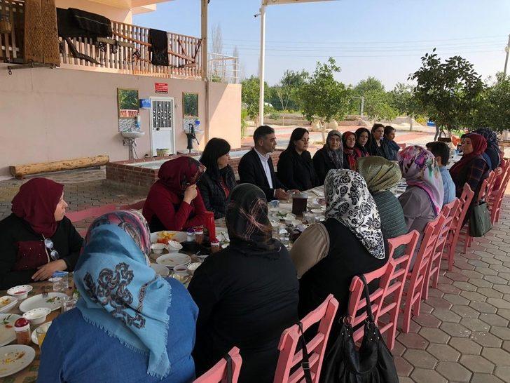 Bilgili kadınlarla kahvaltıda buluştu G2