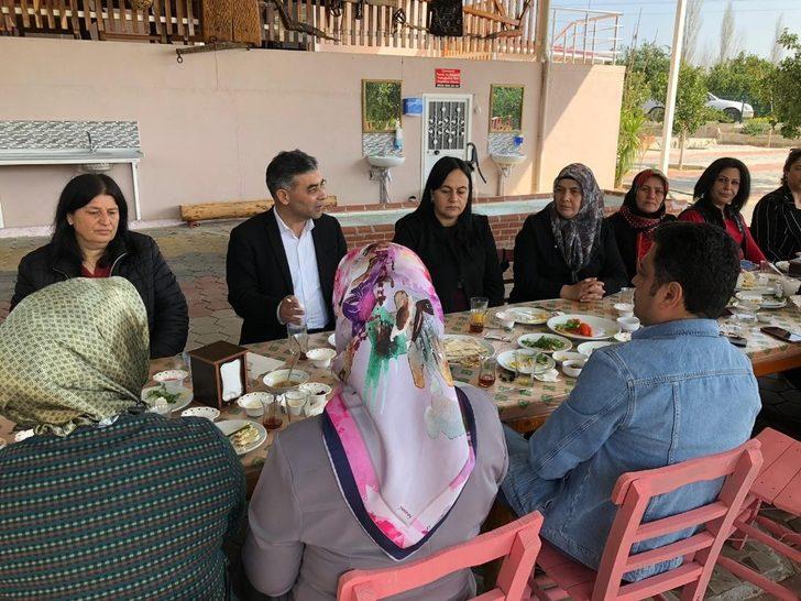 Bilgili kadınlarla kahvaltıda buluştu G3