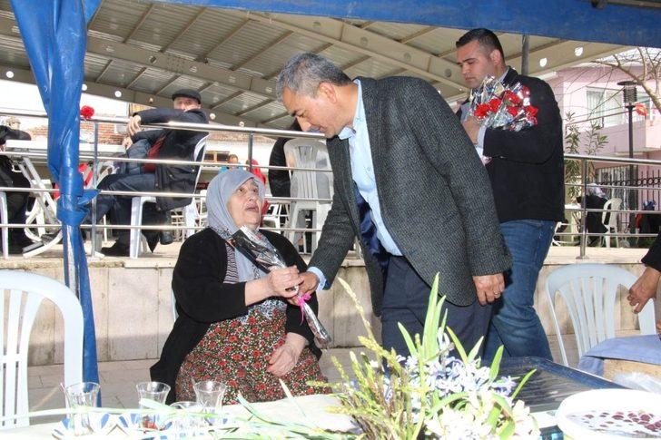 Başkan Kaplan Çakırbeyli pazarında Kadınlar Günü’nü kutladı G5