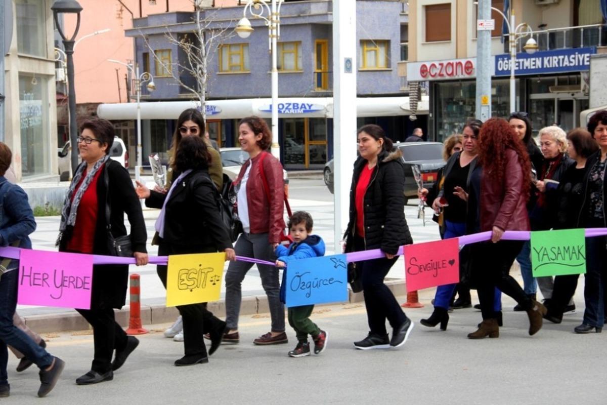 Sarıg&ouml;l&rsquo;de 8 Mart Kadınlar G&uuml;n&uuml; kutlandı
