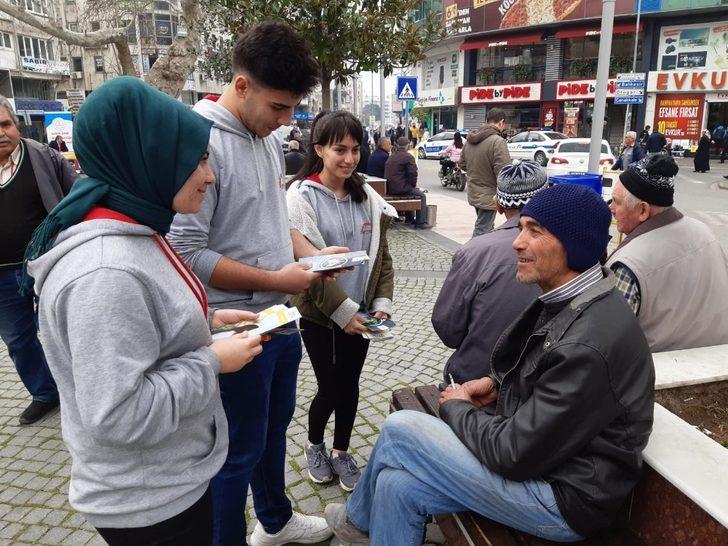 Öğrencilerden Yeşilay Haftası standı G2