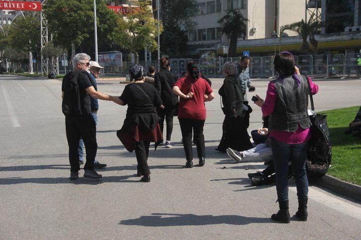 Adana'da kadınlar erkekleri 8 Mart mitinginden kovdu G4