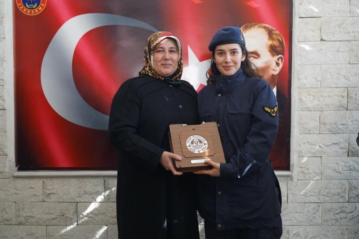 Termeli kadınlardan 8 Mart&rsquo;ta anlamlı hareket