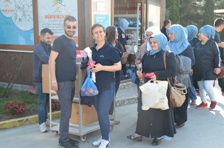 Fabrikada çalışan kadınlar unutulmadı G2