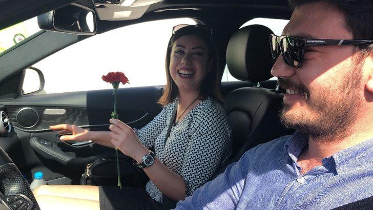 İskenderun polisinden Kadınlar Günü kutlaması G1