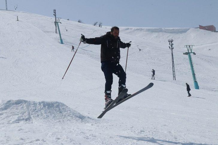 Bitlis’te hafta sonu vatandaşlar kayak merkezlerine akın etti G2