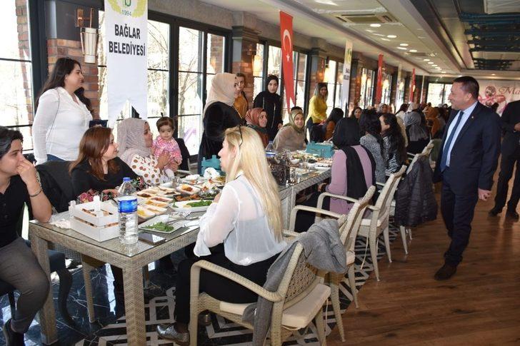 Başkan Beyoğlu belediyenin kadın çalışanlarıyla bir araya geldi G2