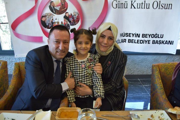 Başkan Beyoğlu belediyenin kadın çalışanlarıyla bir araya geldi G4