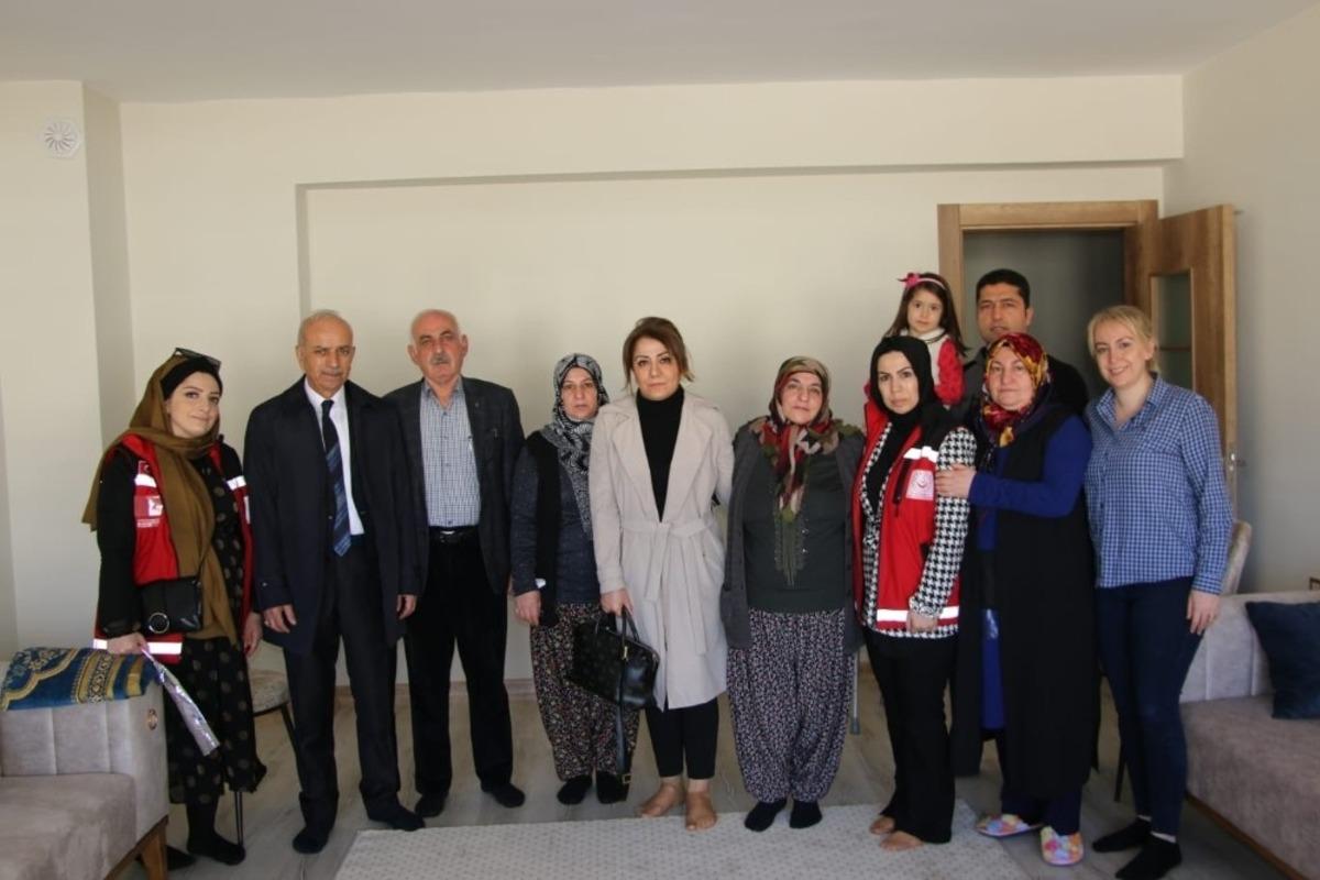 Elazığ&rsquo;da şehit annesi ve depremzedelere ziyaret
