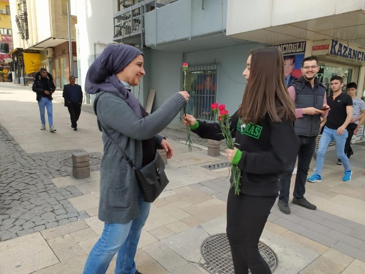 Deplasmandan d&ouml;nen taraftar grupları 8 Martı unutmadı