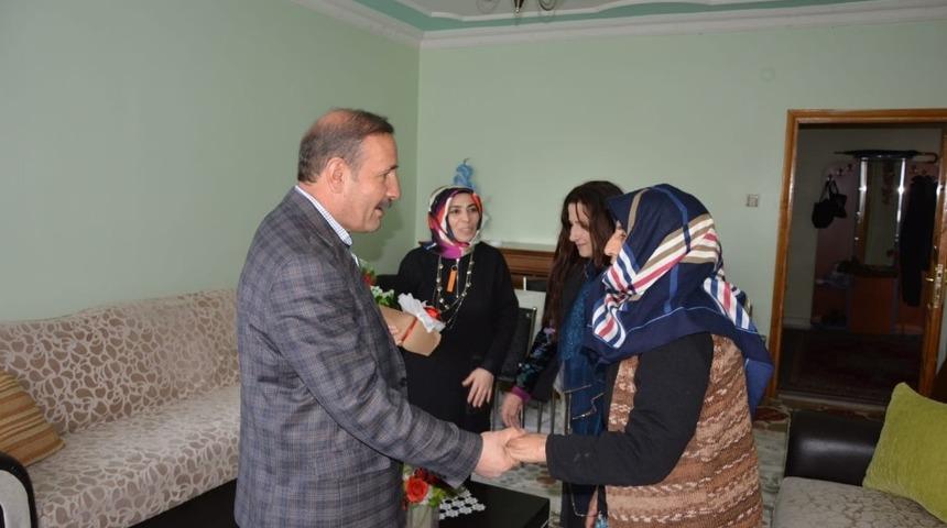 Başkan Yaptırmış&rsquo;tan şehit annesine anlamlı ziyaret