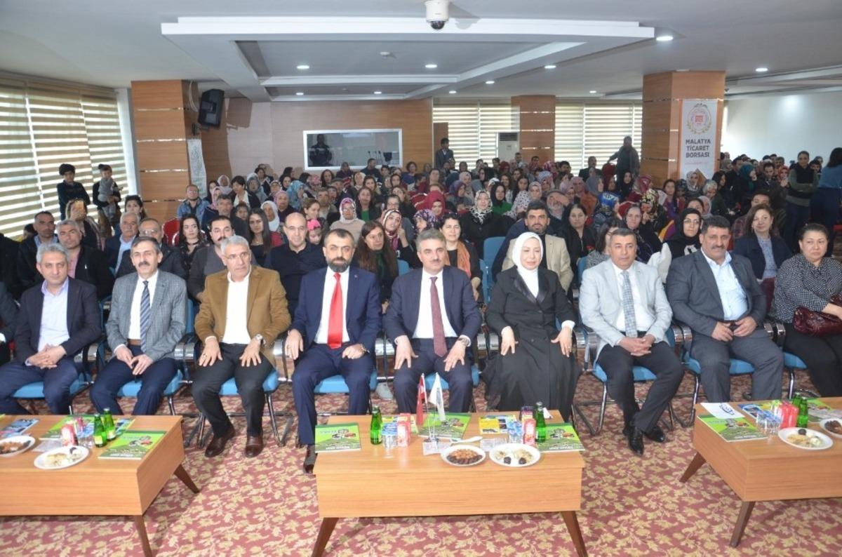 &ldquo;&Uuml;retimde Kadın Eli&rdquo; paneli d&uuml;zenlendi