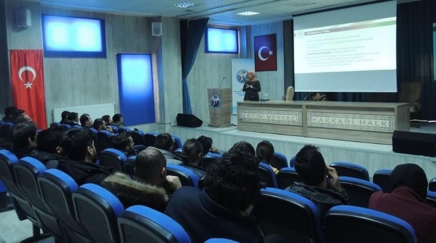 Hakkari emniyet personeline korona vir&uuml;s semineri