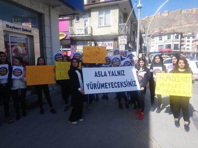 Bayburt’ta “Asla Yalnız Yürümeyeceksin” yürüyüşü