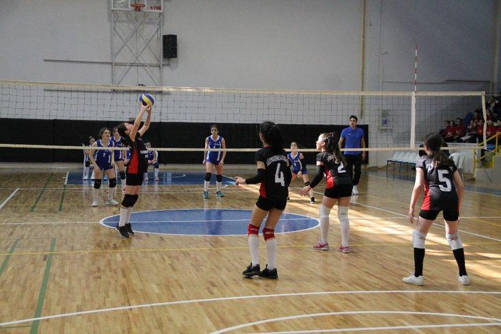Yarı final voleybol maçları sona erdi G1