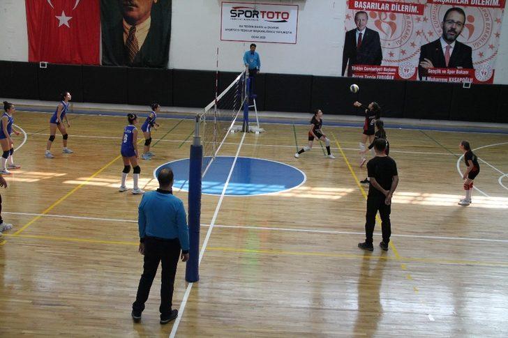 Yarı final voleybol maçları sona erdi G4