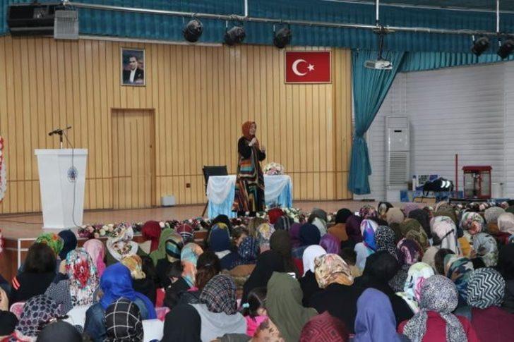 Simav’da ‘Bağırmayan anneler’ konferansı G1