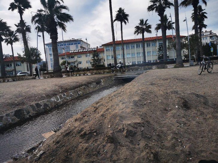 Sahilde ateş yakan vatandaşlar paniğe yol açtı G2