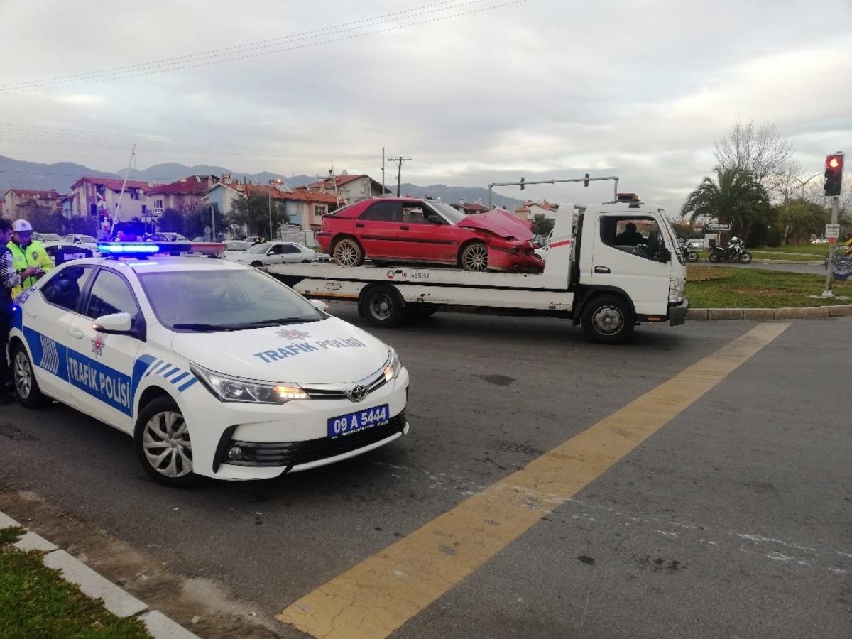 Aydın&rsquo;da zincirleme trafik kazası; 4 yaralı