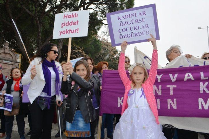 Ayvalıklı kadınlardan “sessiz çığlık” yürüyüşü G3