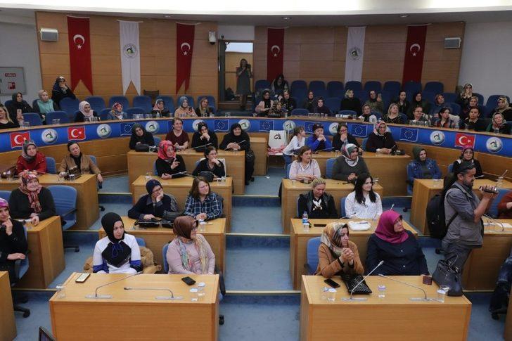 Dr. Özlü, kadınların günlerini hediyeler ile kutladı G2