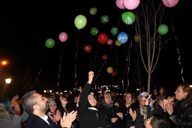 Öldürülen 474 kadının anısına ışıklı balon uçuruldu G2