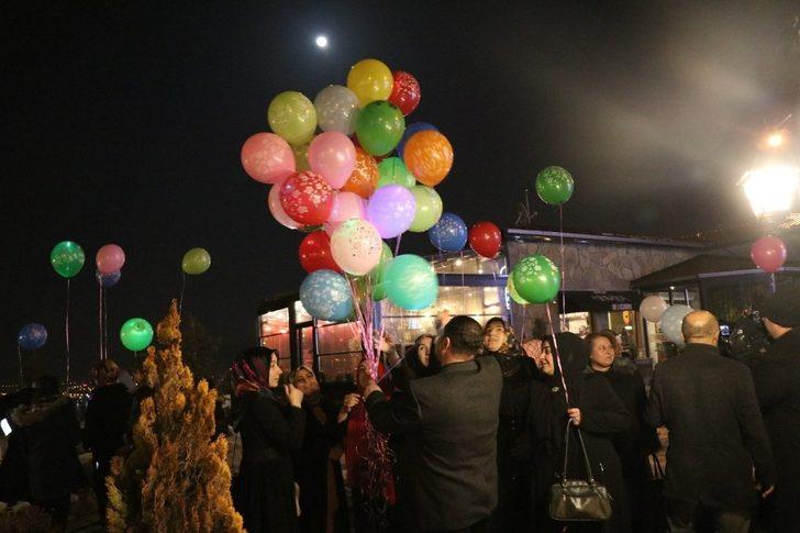 Öldürülen 474 kadının anısına ışıklı balon uçuruldu G4