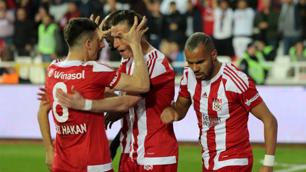 Sivassporlu Mert Hakan, Fatih Aksoy ve Hakan Arslan'da a&ccedil;ıklamalar