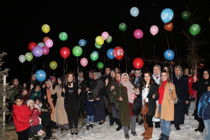 Öldürülen 474 kadının anısına ışıklı balon uçuruldu G2