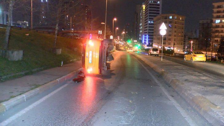 Esenyurt'ta sürücüsü direksiyon başında uyuyan taksi takla attı! G3