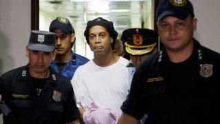 Ronaldinho'nun hapishanesinde futbol turnuvası