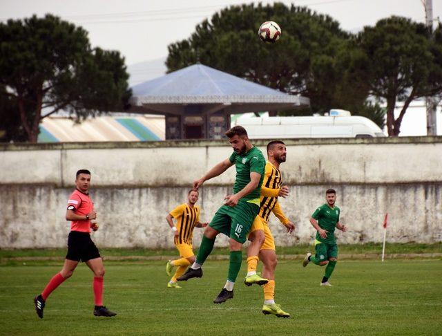 Aliağaspor FK deplasmandan 1 puanla döndü