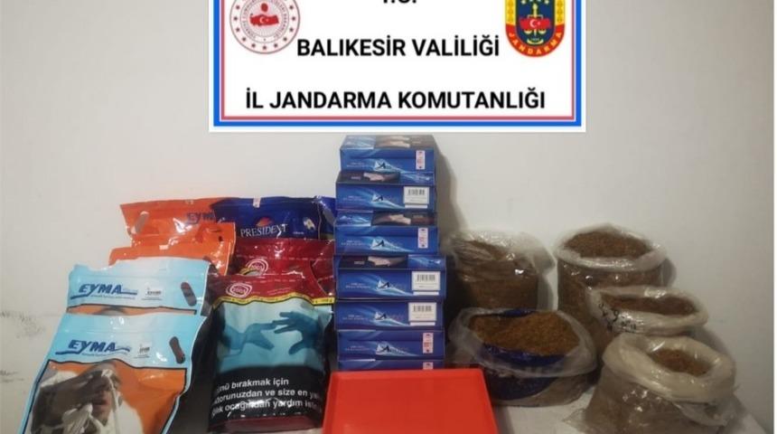 Jandarmadan ka&ccedil;ak t&uuml;t&uuml;n operasyonu