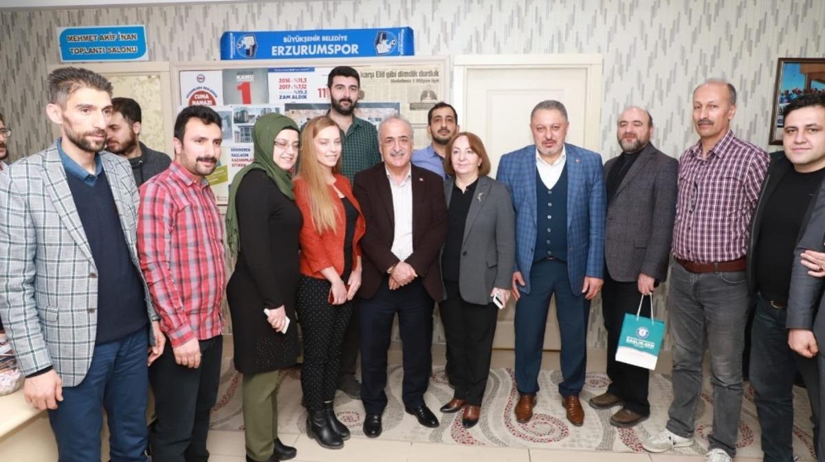 Rekt&ouml;r &Ccedil;omaklı, hafta sonu ziyaretlerini s&uuml;rd&uuml;r&uuml;yor