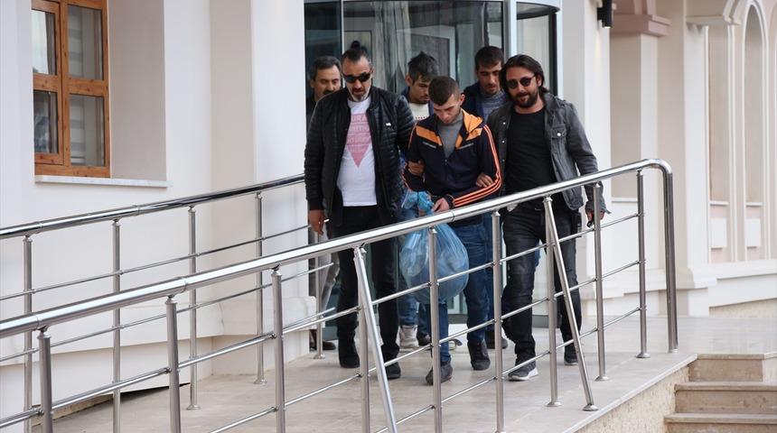 Konya'da girdikleri 14 evden hırsızlık yaptıkları ileri s&uuml;r&uuml;len 2 ş&uuml;pheli yakalandı