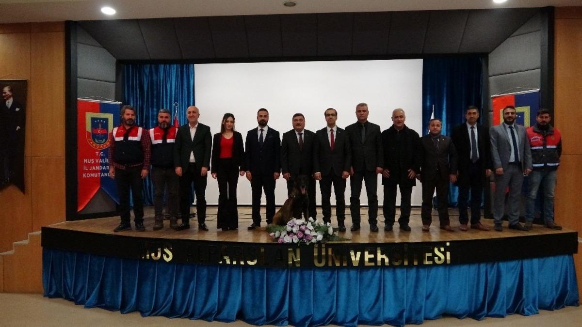 Jandarmadan &ldquo;uyuşturucuyla m&uuml;cadele&rdquo; eğitimi