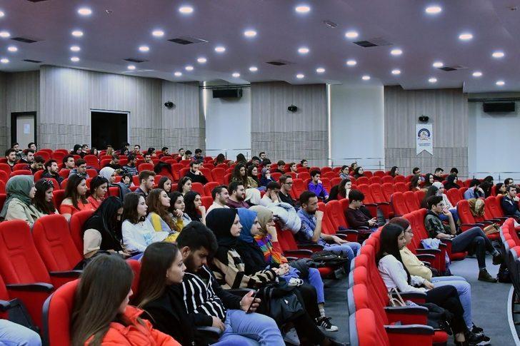 KPSS’de başarılı olmanın püf noktaları SAÜ’de konuşuldu G3