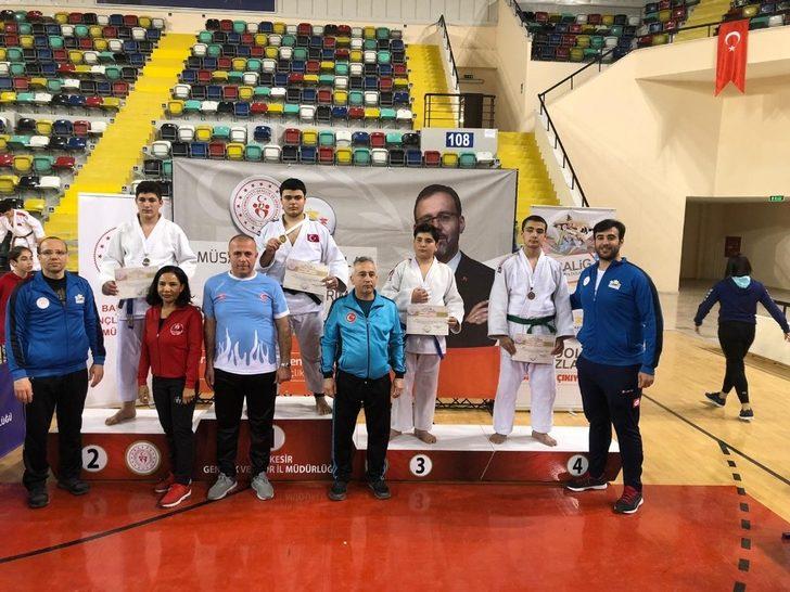 Judocular Balıkesir’den 10 madalya ile döndü G4