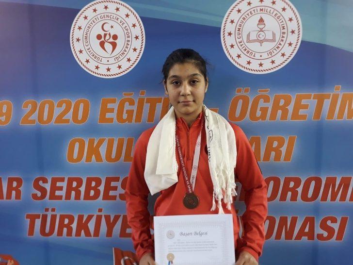 Kepezli güreşçilerin sırtı yere gelmiyor G2