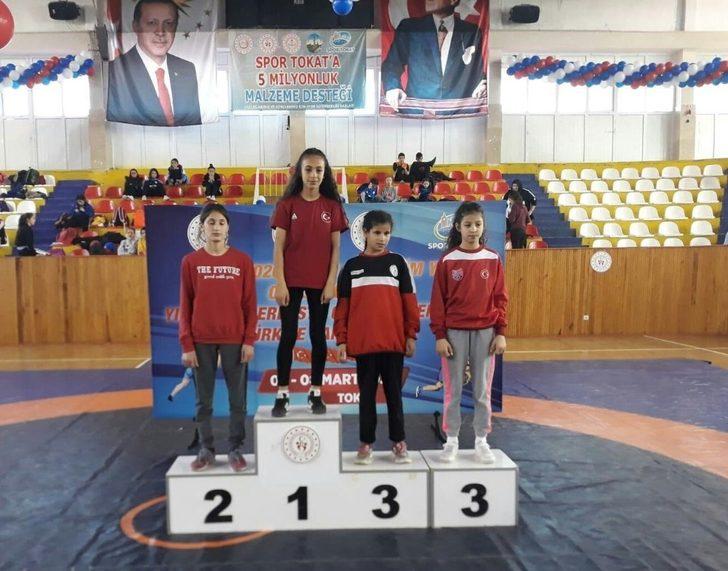 Kepezli güreşçilerin sırtı yere gelmiyor G3